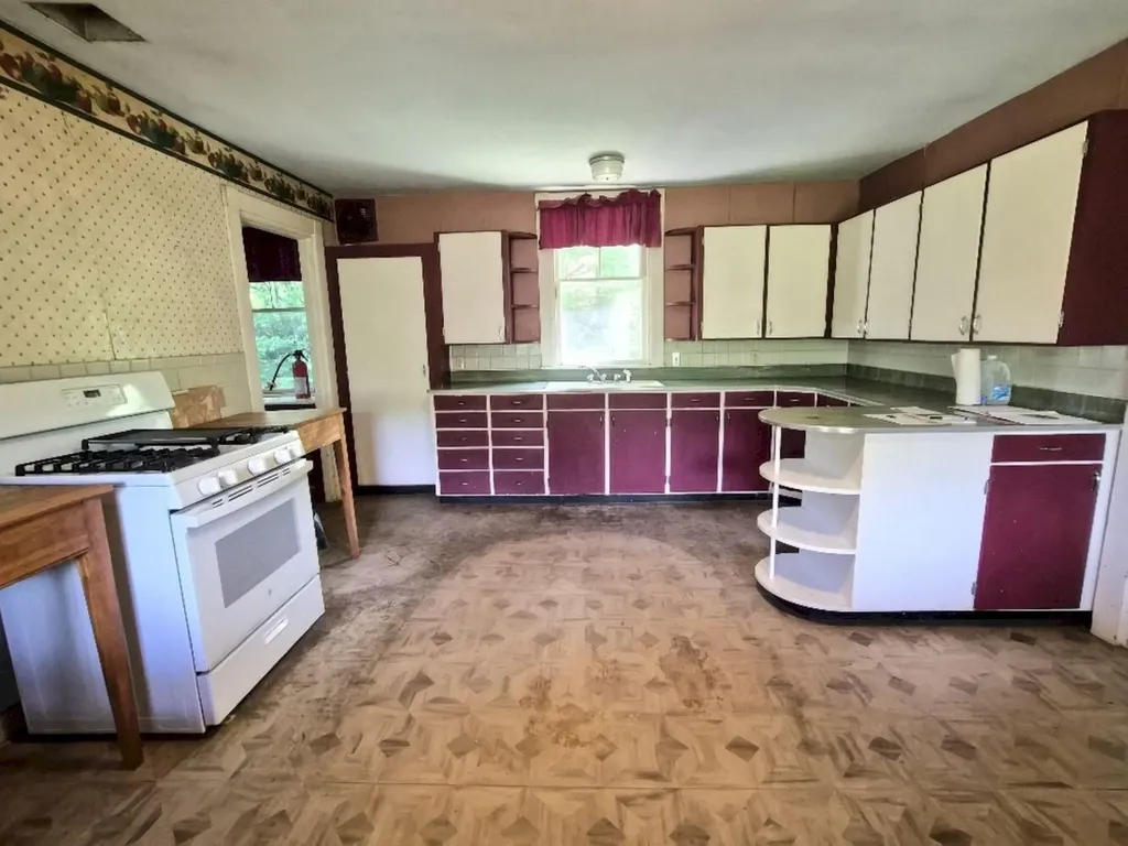 55 Cape Cod Hill Road New Sharon ME 04955