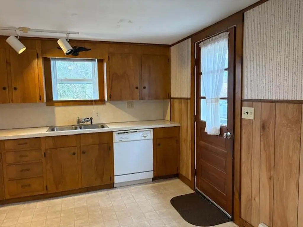 27 Blacks Lane South Thomaston ME 04858