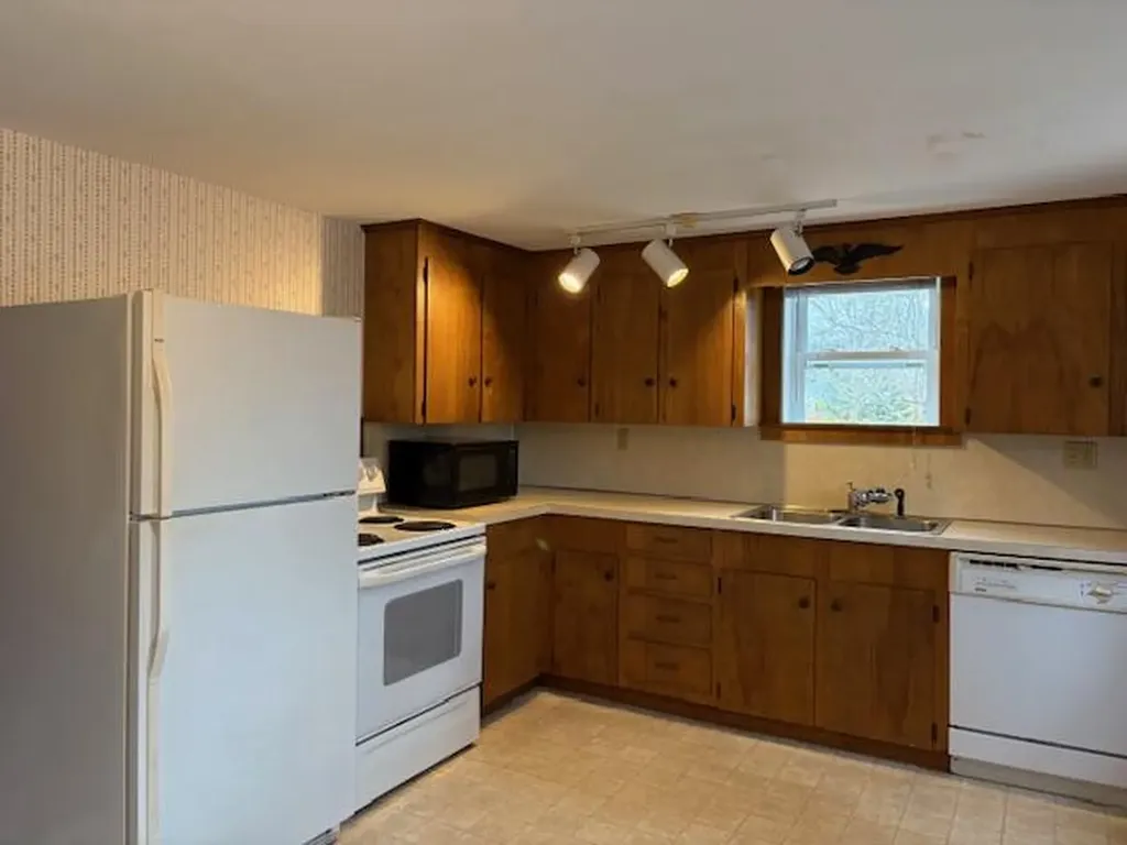 27 Blacks Lane South Thomaston ME 04858