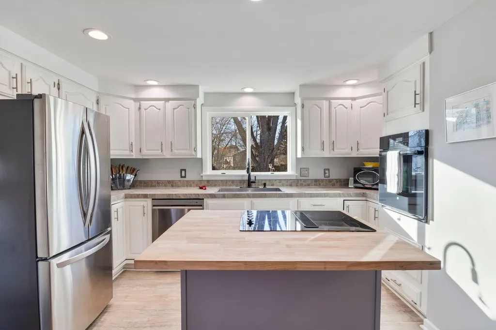 4 Jewett Road Cape Elizabeth ME 04107