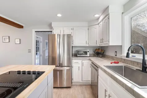 4 Jewett Road Cape Elizabeth ME 04107