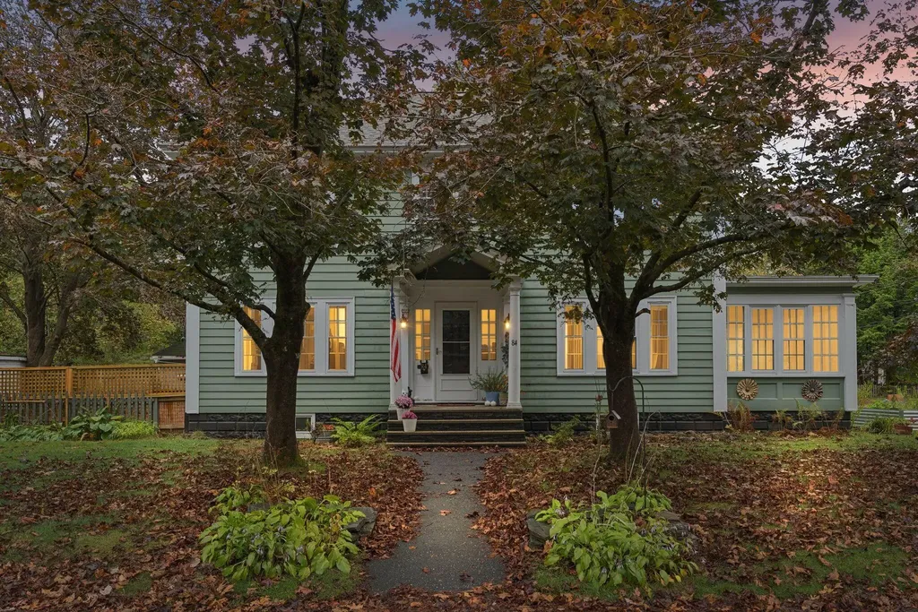 84 Spring Street Brunswick ME 04011