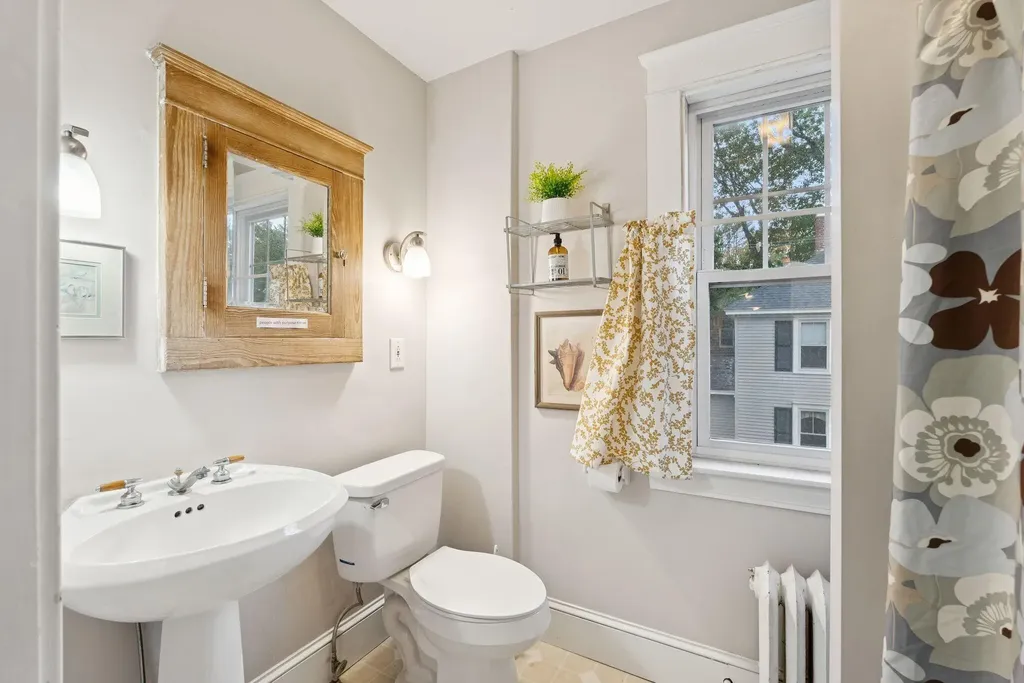 84 Spring Street Brunswick ME 04011