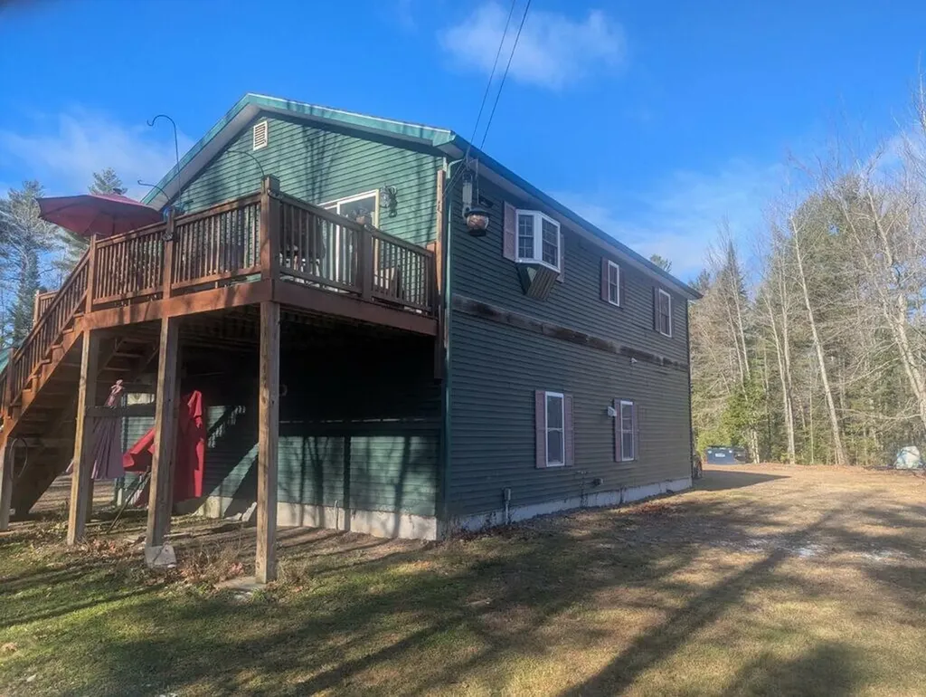 15 Hesseltine Way Milford ME 04461