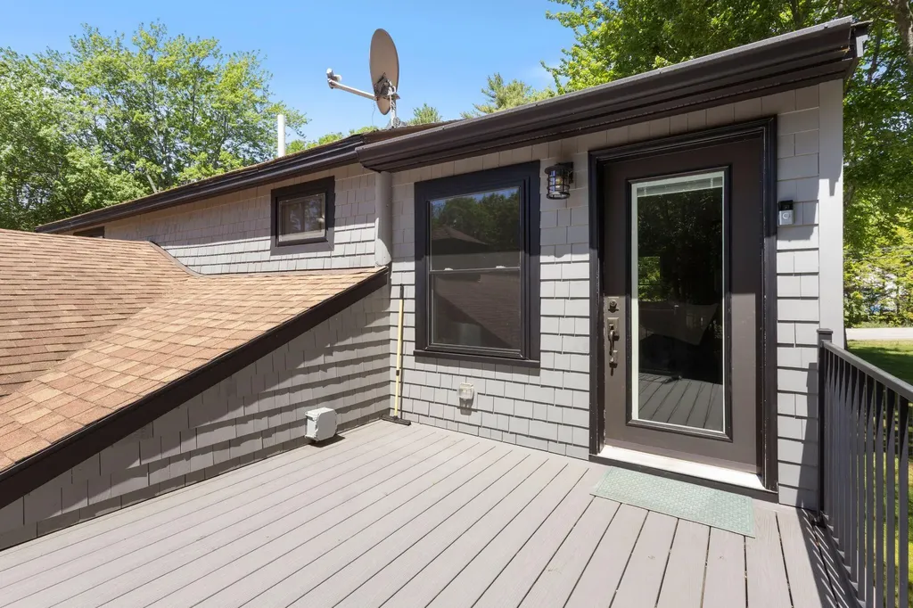 208 New Road Arundel ME 04046