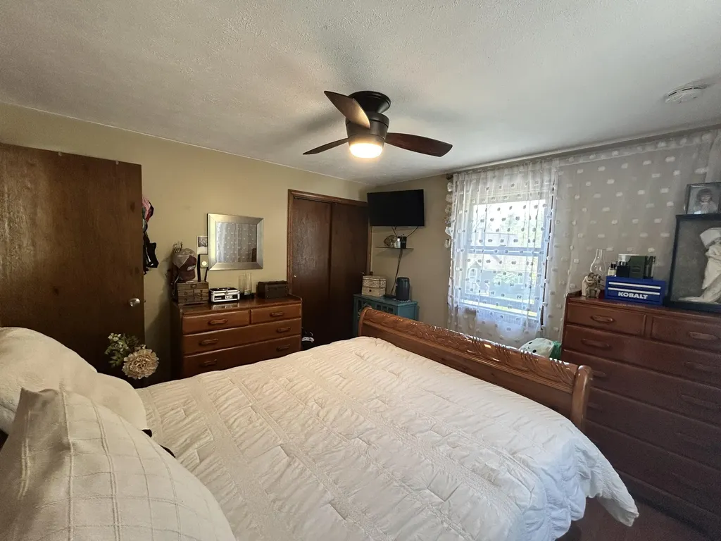 208 New Road Arundel ME 04046