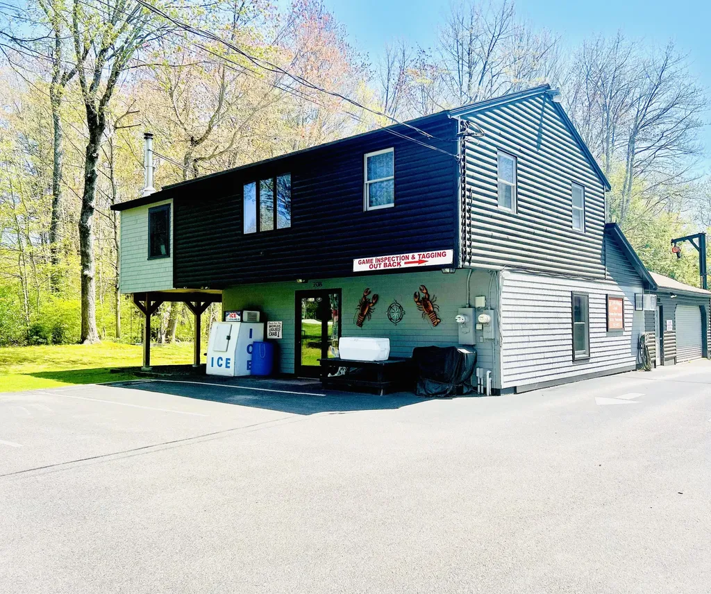 208 New Road Arundel ME 04046