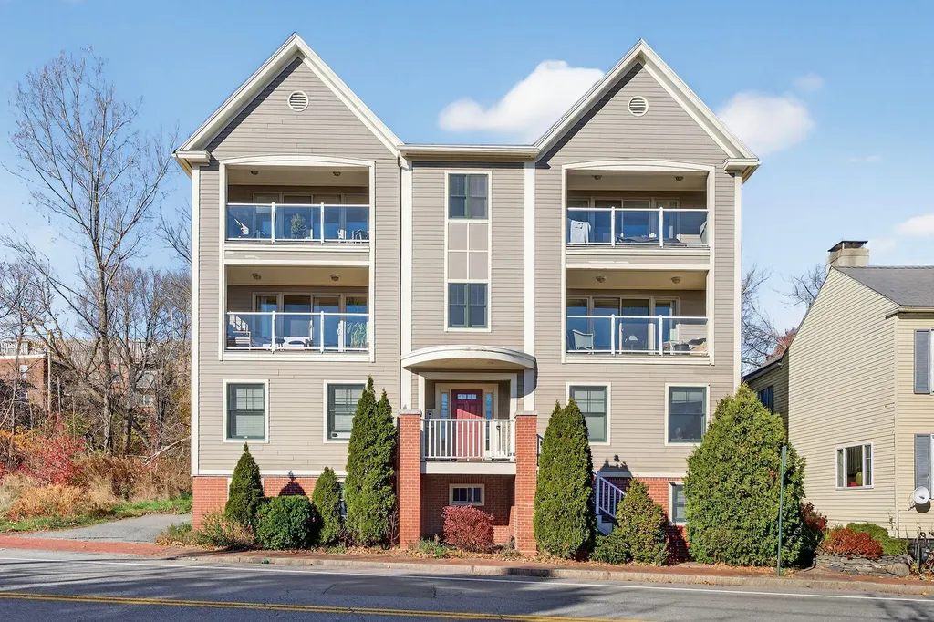 16 Guilford Court Portland ME 04101