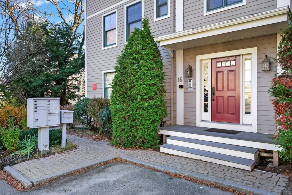 16 Guilford Court Portland ME 04101