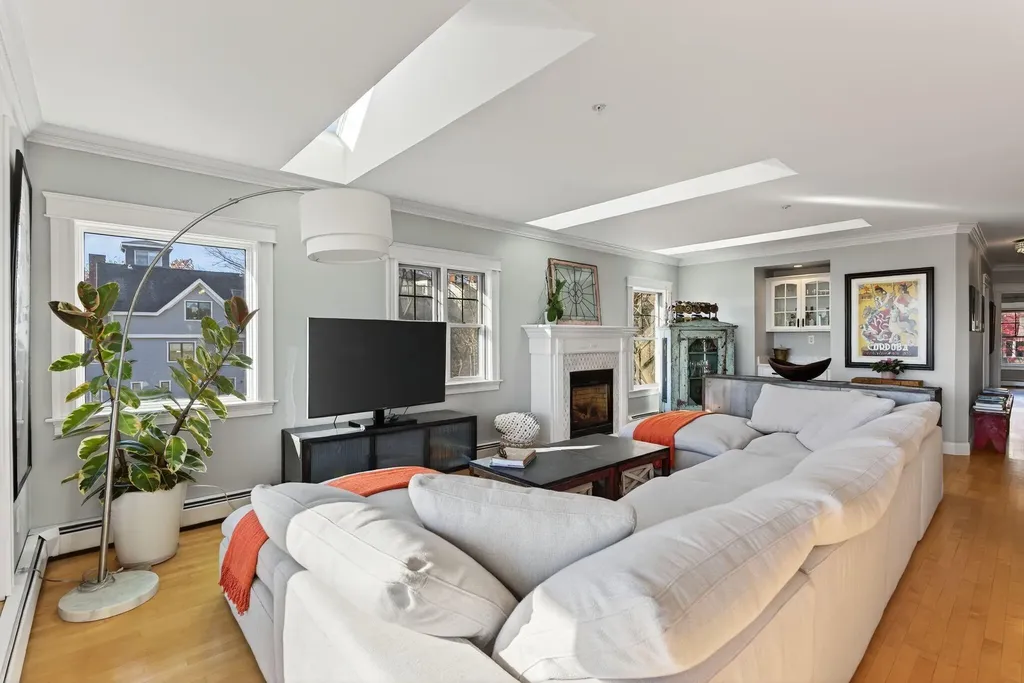 16 Guilford Court Portland ME 04101