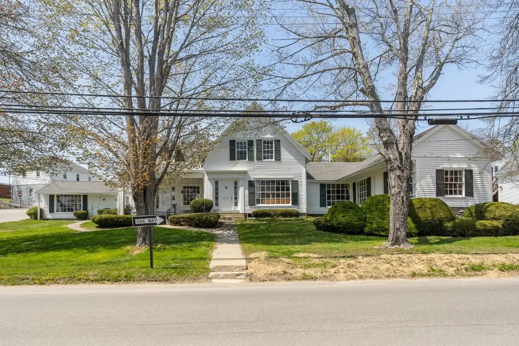 34 Townsend Avenue Boothbay Harbor ME 04538
