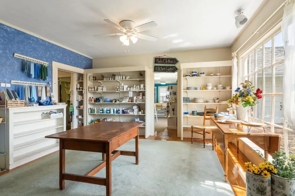 34 Townsend Avenue Boothbay Harbor ME 04538