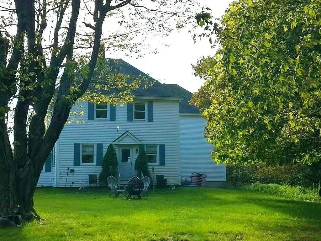 25 Belleview Avenue Winter Harbor ME 04693