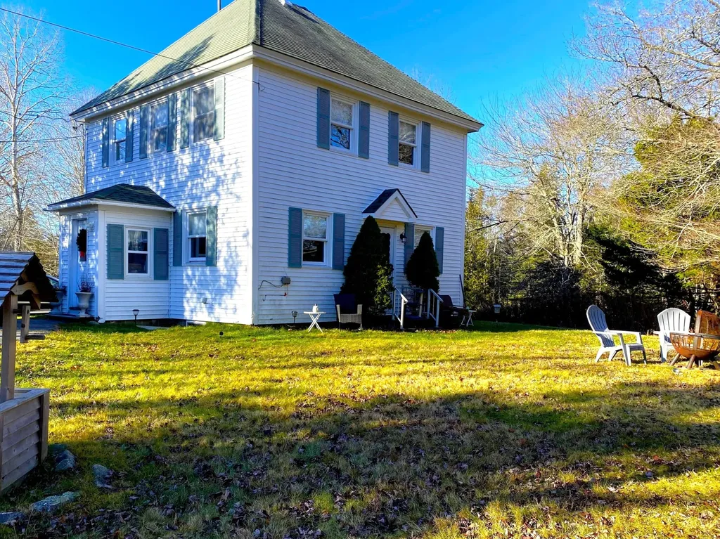 25 Belleview Avenue Winter Harbor ME 04693
