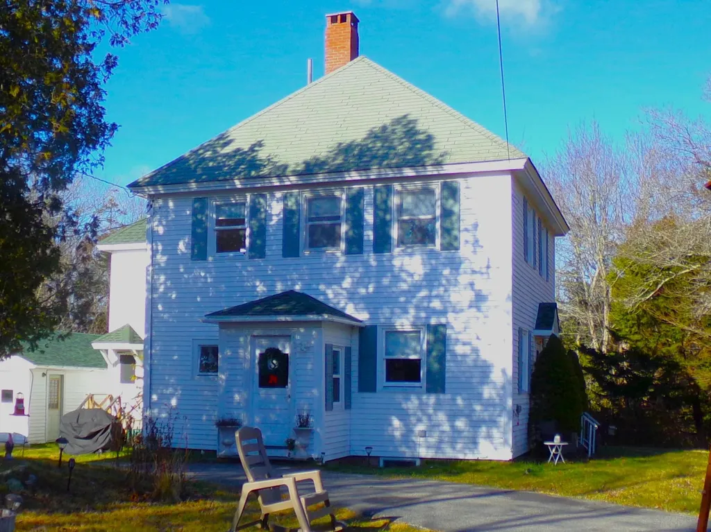 25 Belleview Avenue Winter Harbor ME 04693