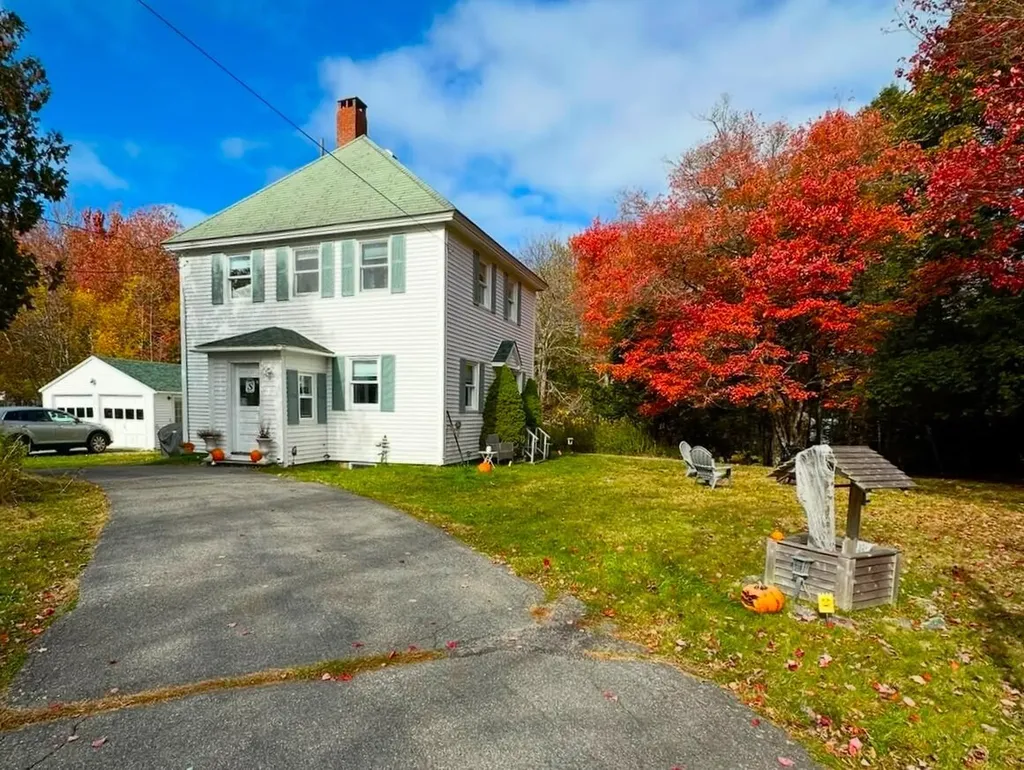 25 Belleview Avenue Winter Harbor ME 04693