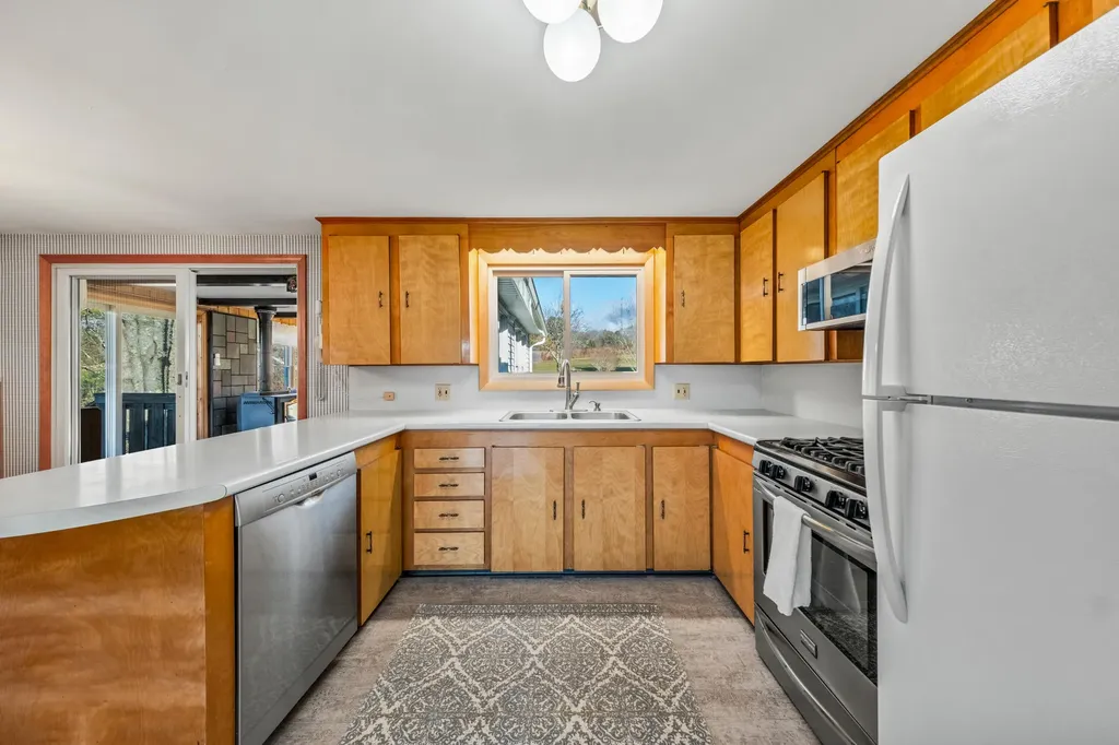 38 Conary Lane Warren ME 04864