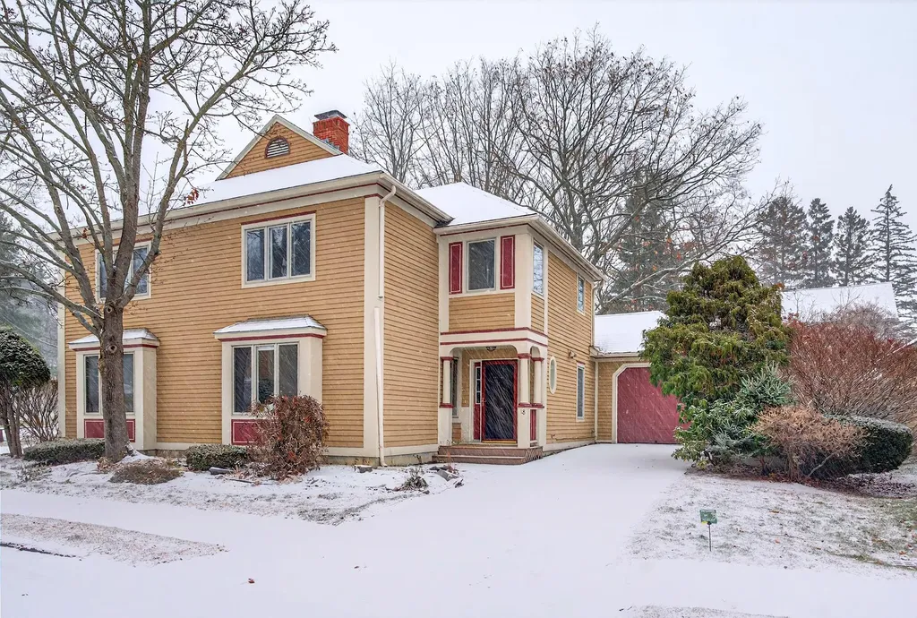 18 Stoneledge Drive Portland ME 04102