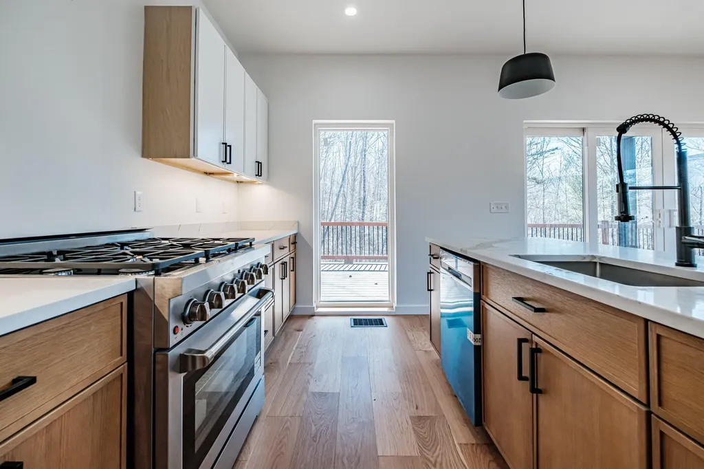 33 Nahama Way Newry ME 04261