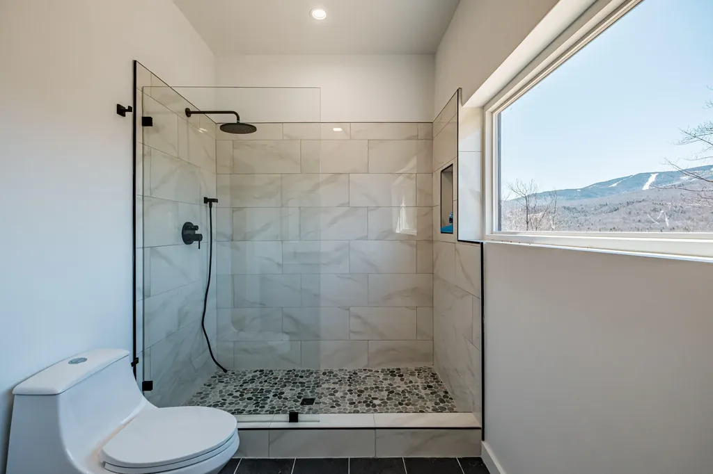 33 Nahama Way Newry ME 04261