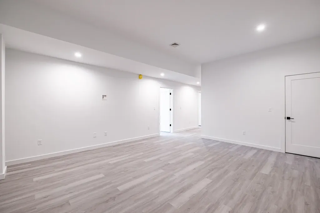 33 Nahama Way Newry ME 04261
