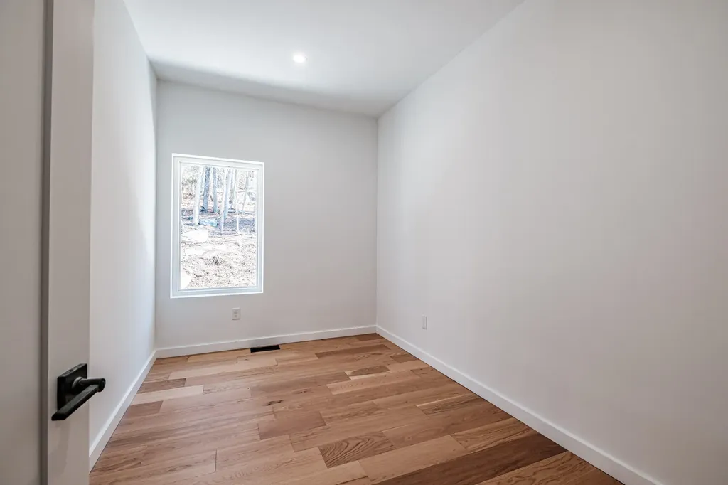 33 Nahama Way Newry ME 04261