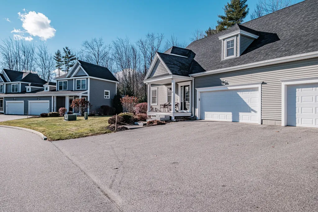 29 Mccann Way Scarborough ME 04074