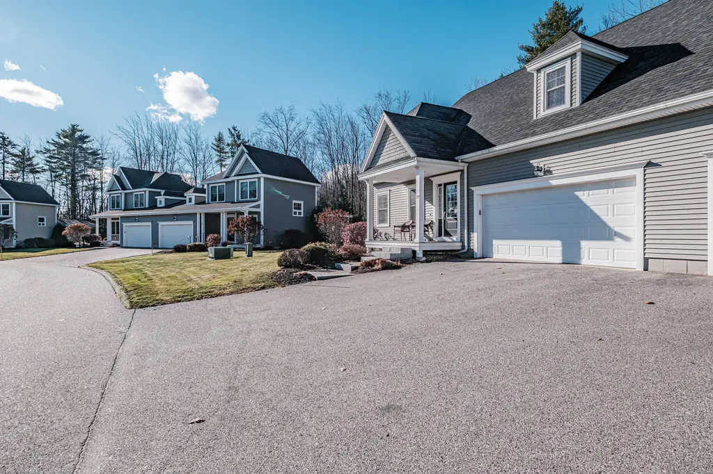 29 Mccann Way Scarborough ME 04074