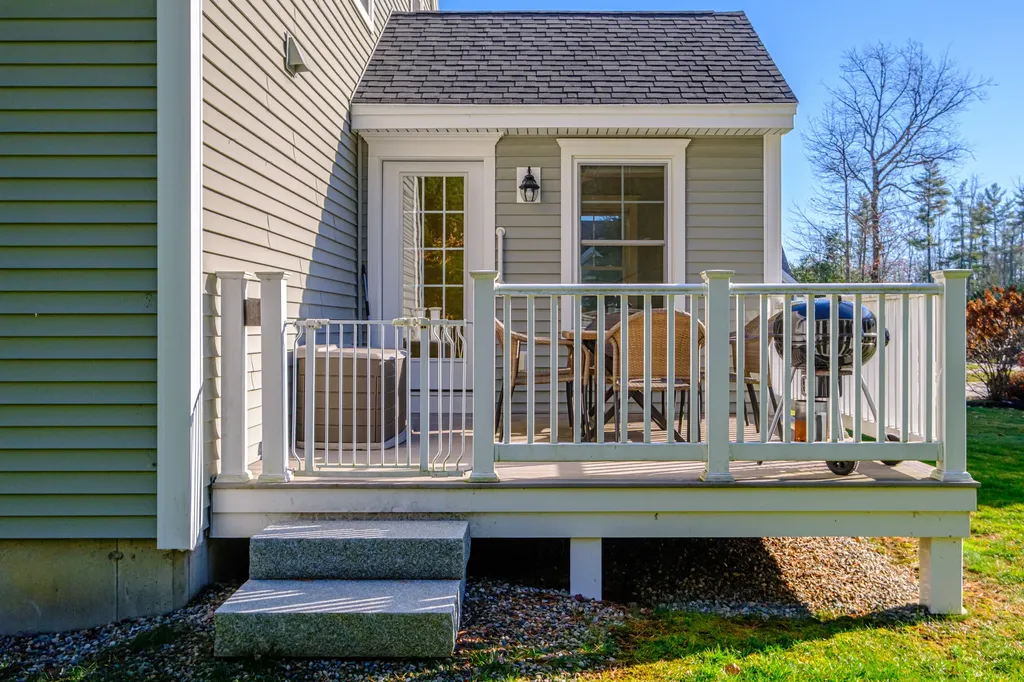 29 Mccann Way Scarborough ME 04074