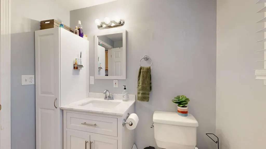 6 Cecile Avenue Augusta ME 04330