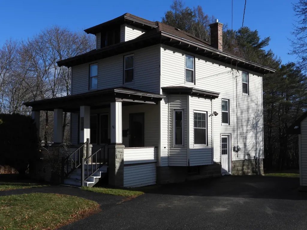 131 Lee Road Lincoln ME 04457