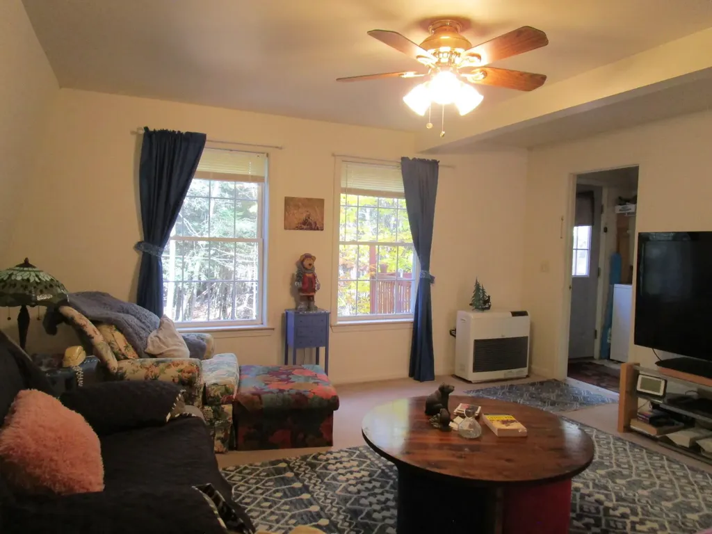 11 Webber Farm Road Paris ME 04281
