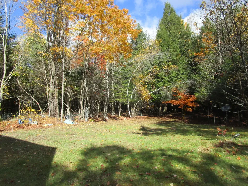 11 Webber Farm Road Paris ME 04281
