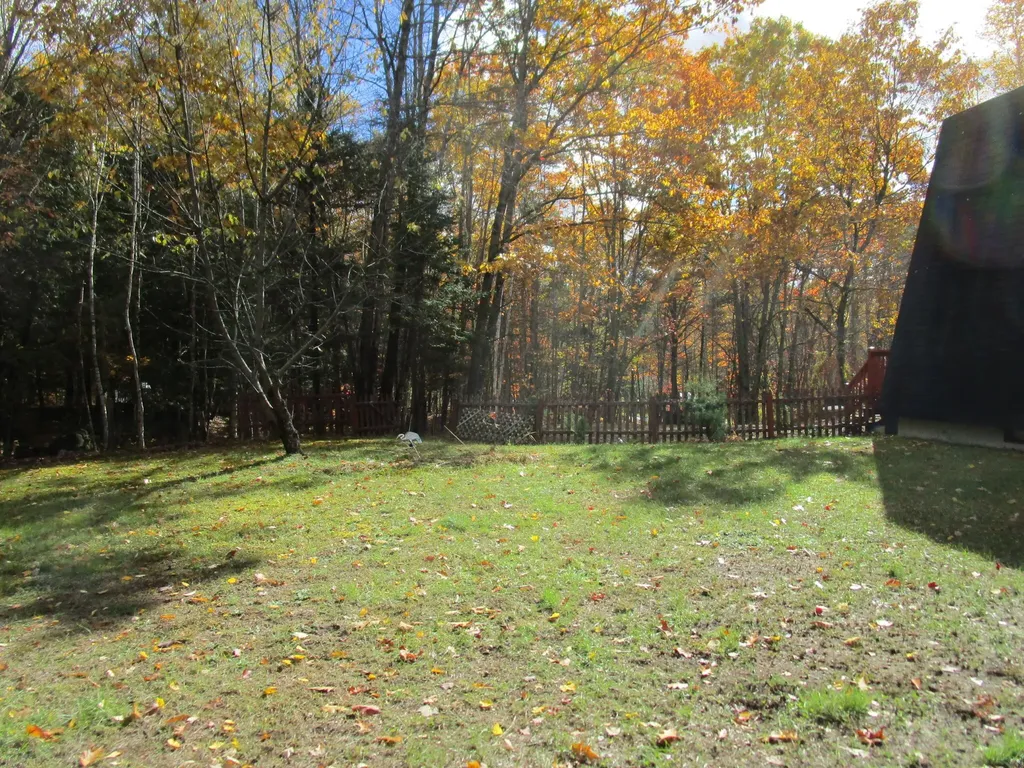 11 Webber Farm Road Paris ME 04281