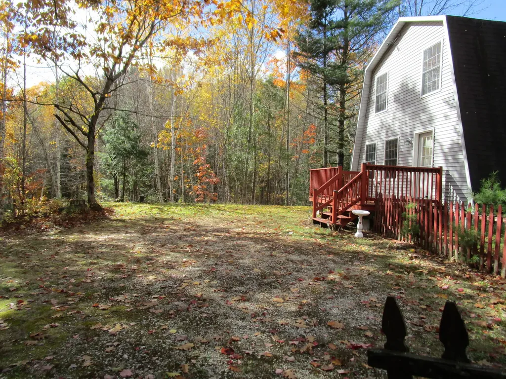 11 Webber Farm Road Paris ME 04281