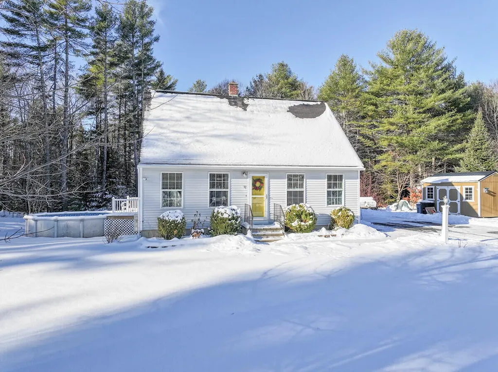 9 Willow Circle Lisbon ME 04250