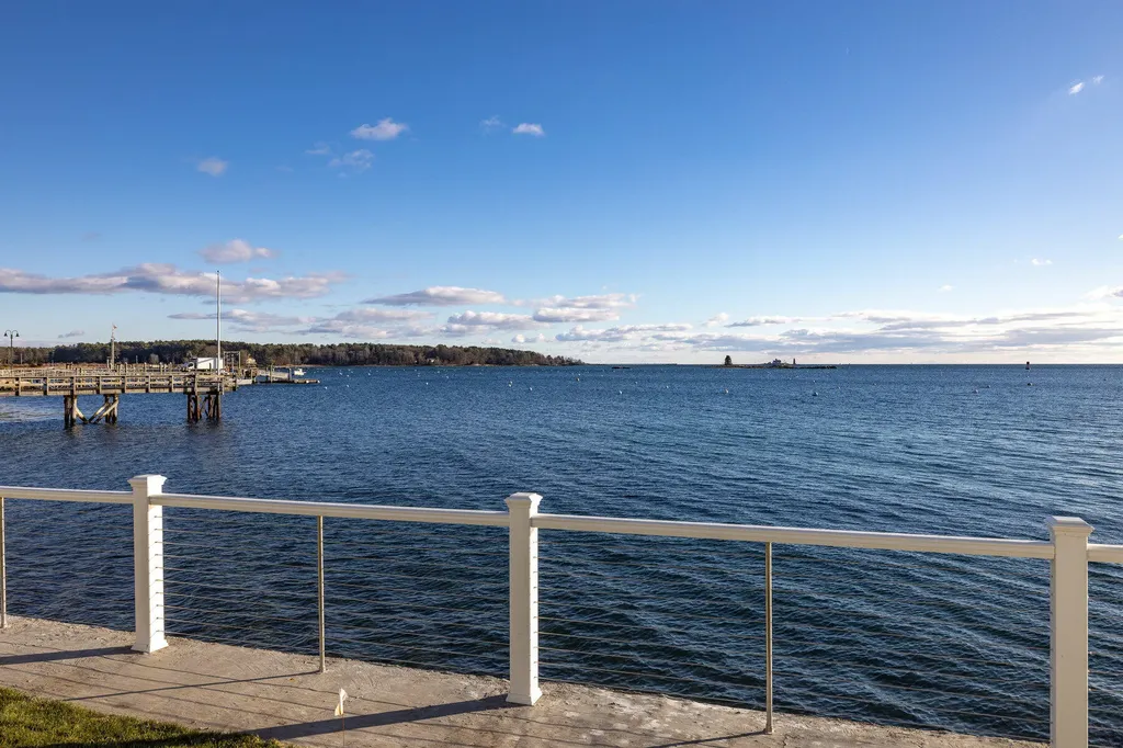 72 Pepperrell Road Kittery ME 03905