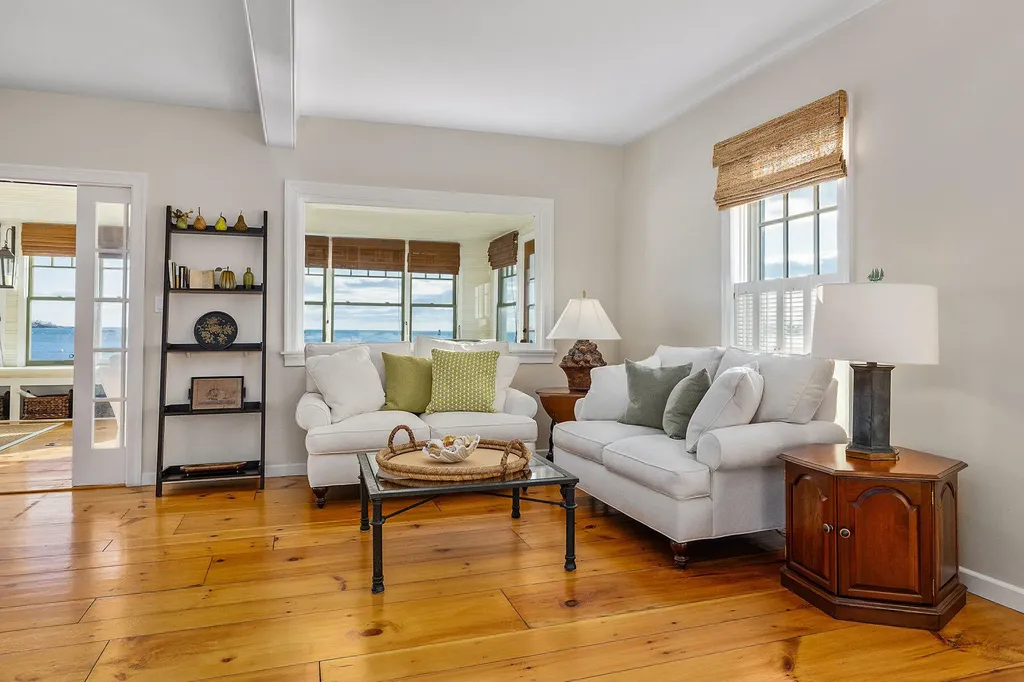 72 Pepperrell Road Kittery ME 03905