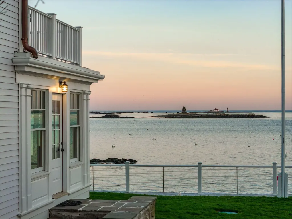 72 Pepperrell Road Kittery ME 03905