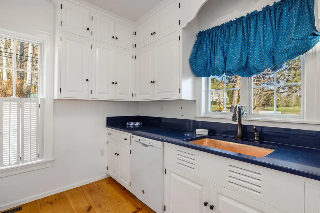 72 Pepperrell Road Kittery ME 03905