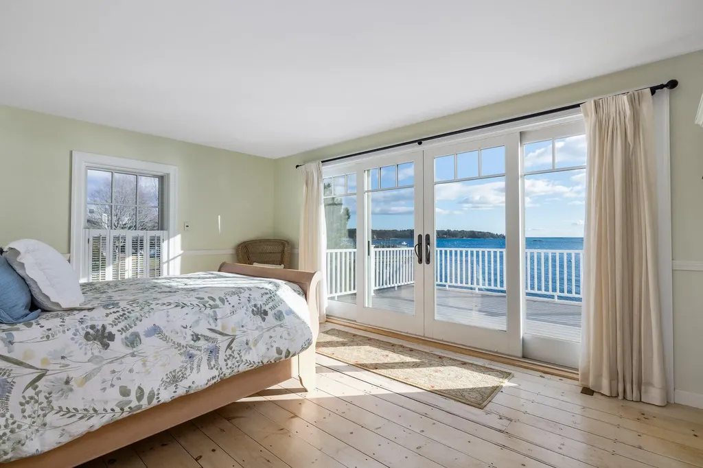 72 Pepperrell Road Kittery ME 03905
