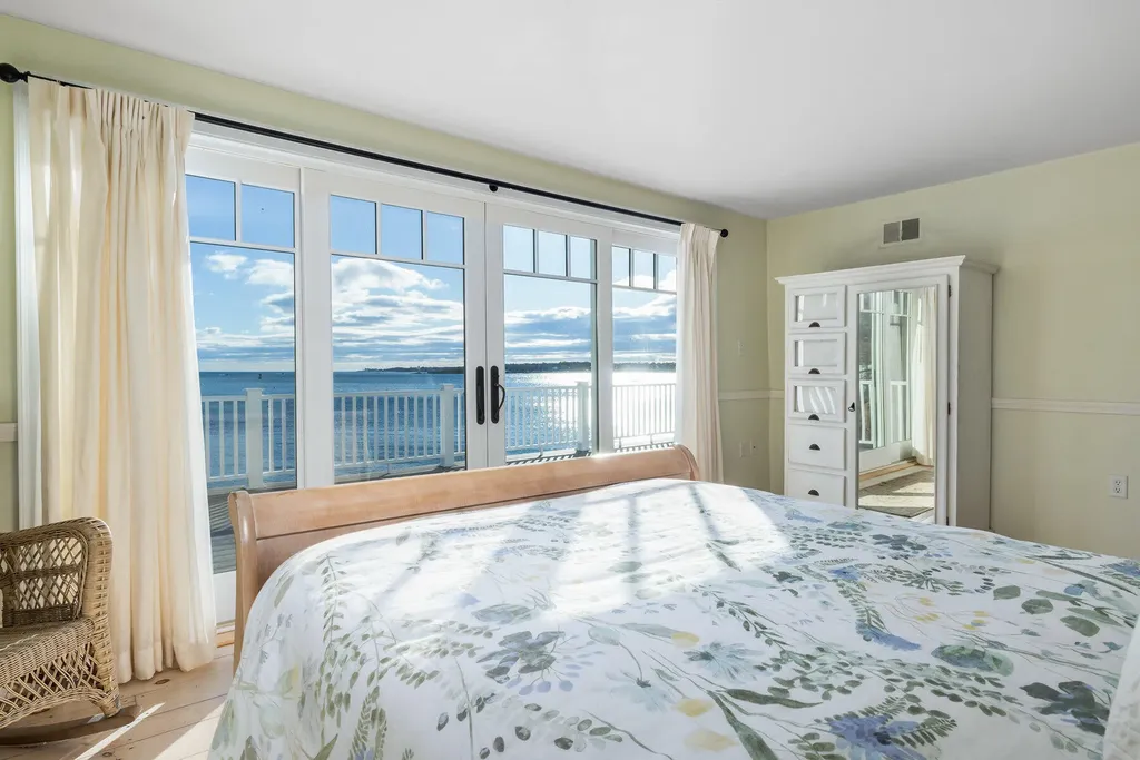 72 Pepperrell Road Kittery ME 03905