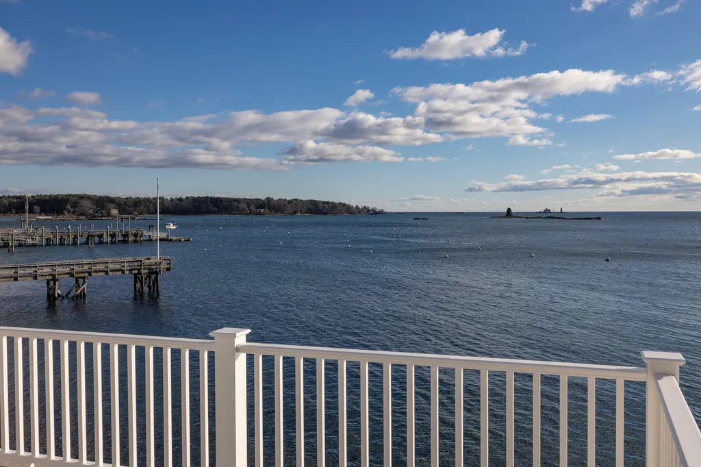 72 Pepperrell Road Kittery ME 03905