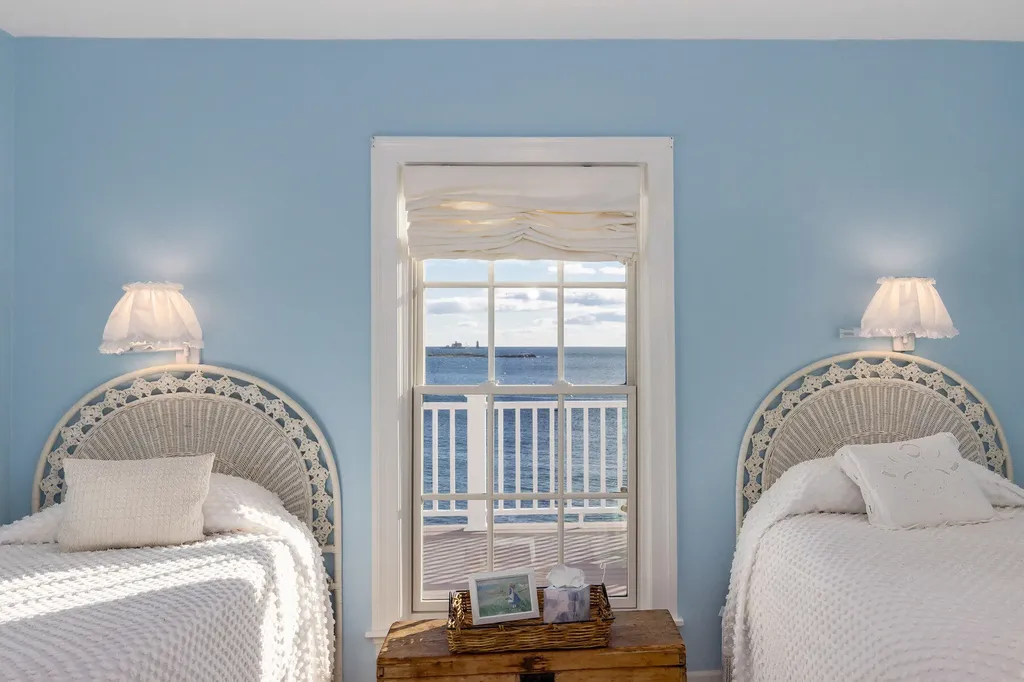72 Pepperrell Road Kittery ME 03905