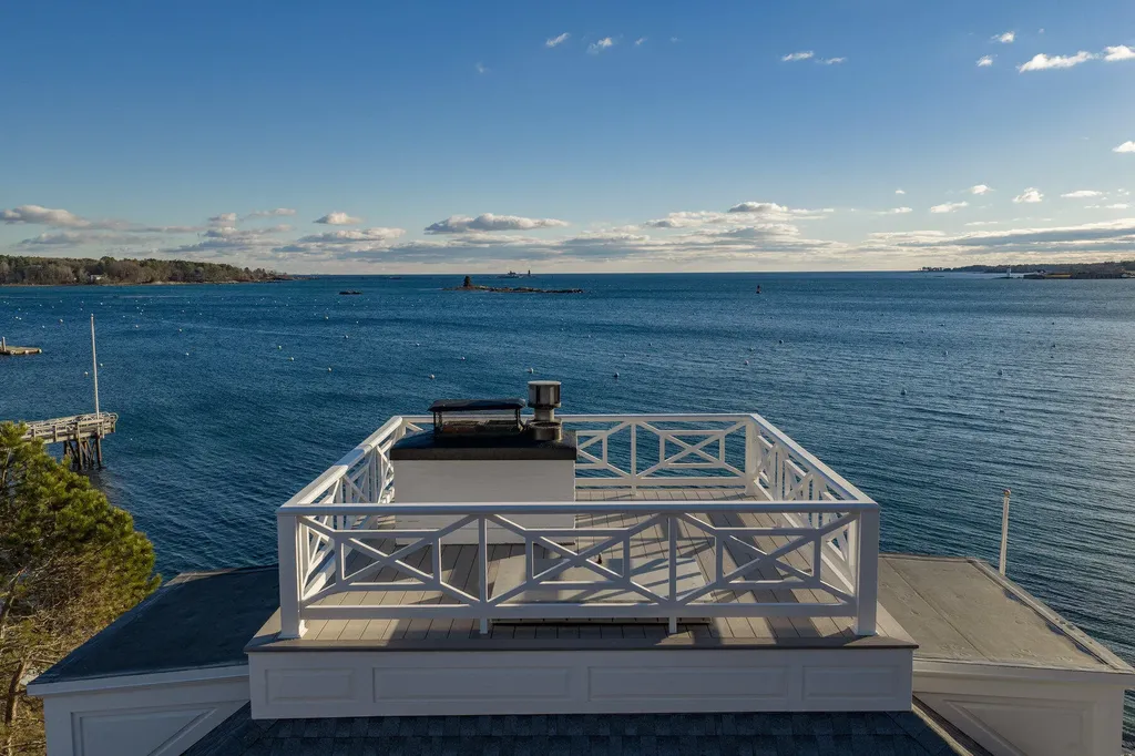 72 Pepperrell Road Kittery ME 03905