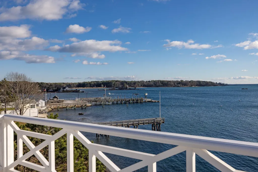 72 Pepperrell Road Kittery ME 03905