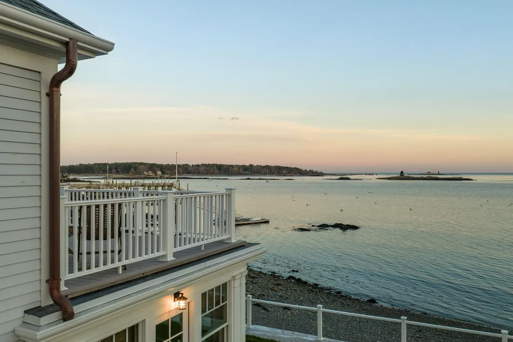 72 Pepperrell Road Kittery ME 03905