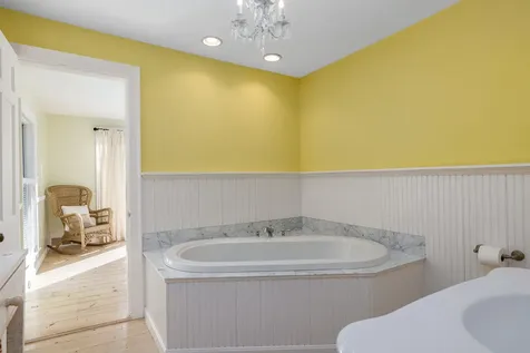 72 Pepperrell Road Kittery ME 03905