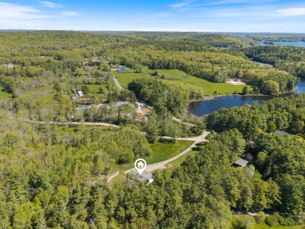 8 Wawenock Road Edgecomb ME 04556