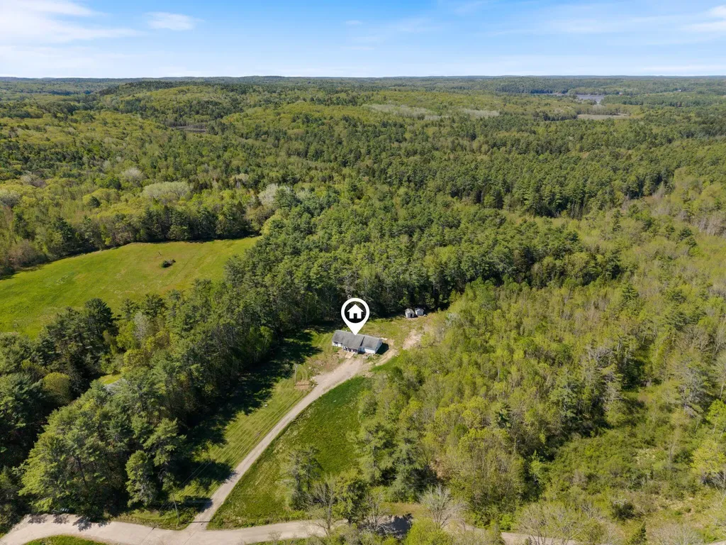 8 Wawenock Road Edgecomb ME 04556